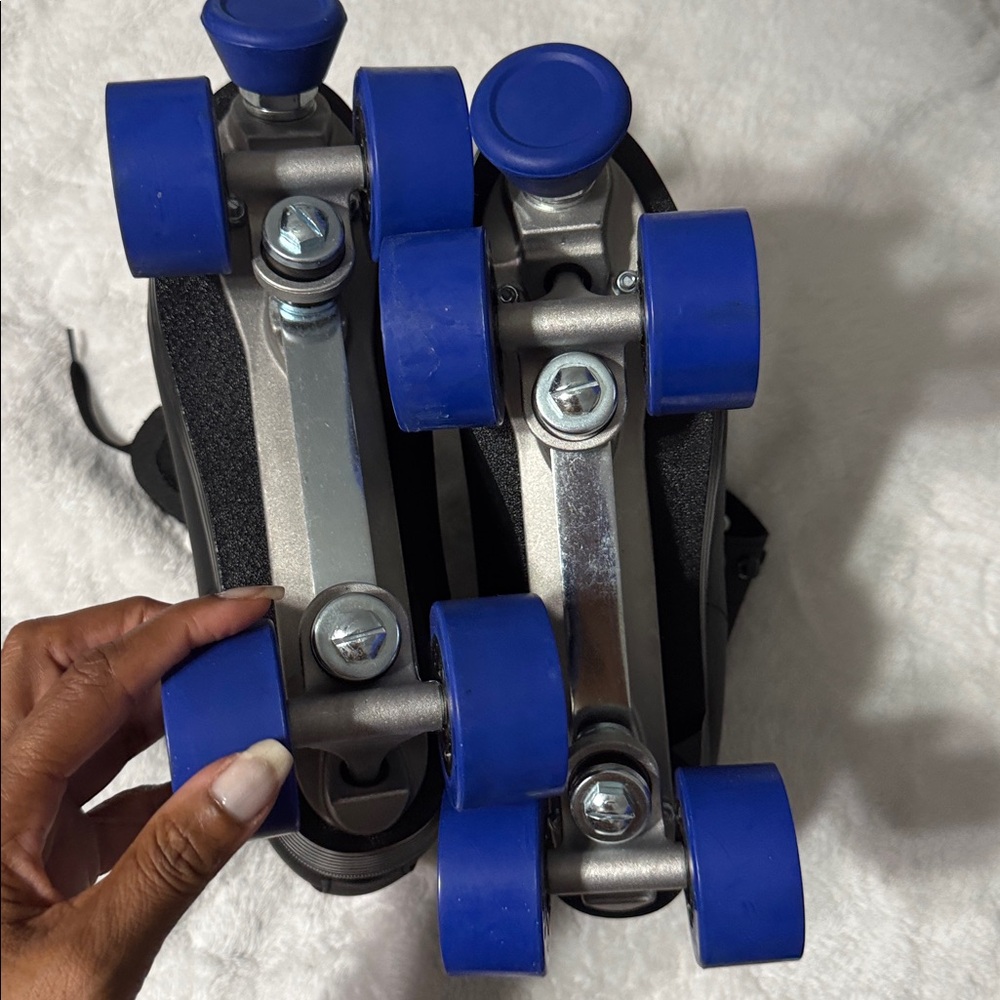 Men's Black and Blue Roller Skates - Picture 8 of 16